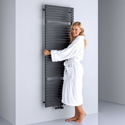 Badheizkörper & Handtuchheizkörper Pyros  Mittel- Seitenanschluss in anthrazit - Hauptansicht